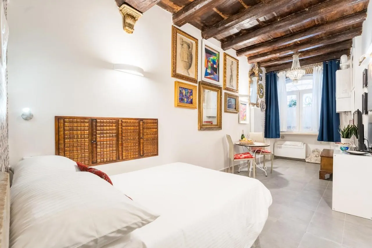 Apartment Intimo Ed Eclettico Studio A Trastevere Rome