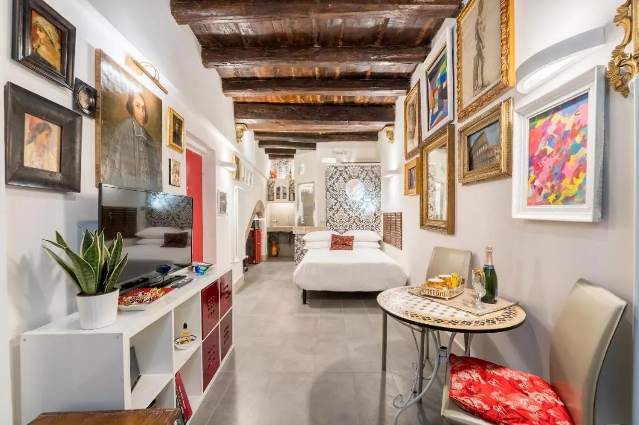 Intimo Ed Eclettico Studio A Trastevere Rome