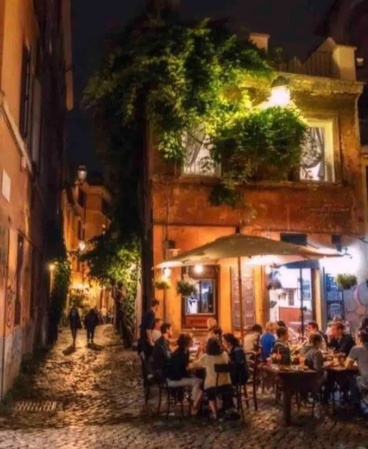 Intimo Ed Eclettico Studio A Trastevere Rome
