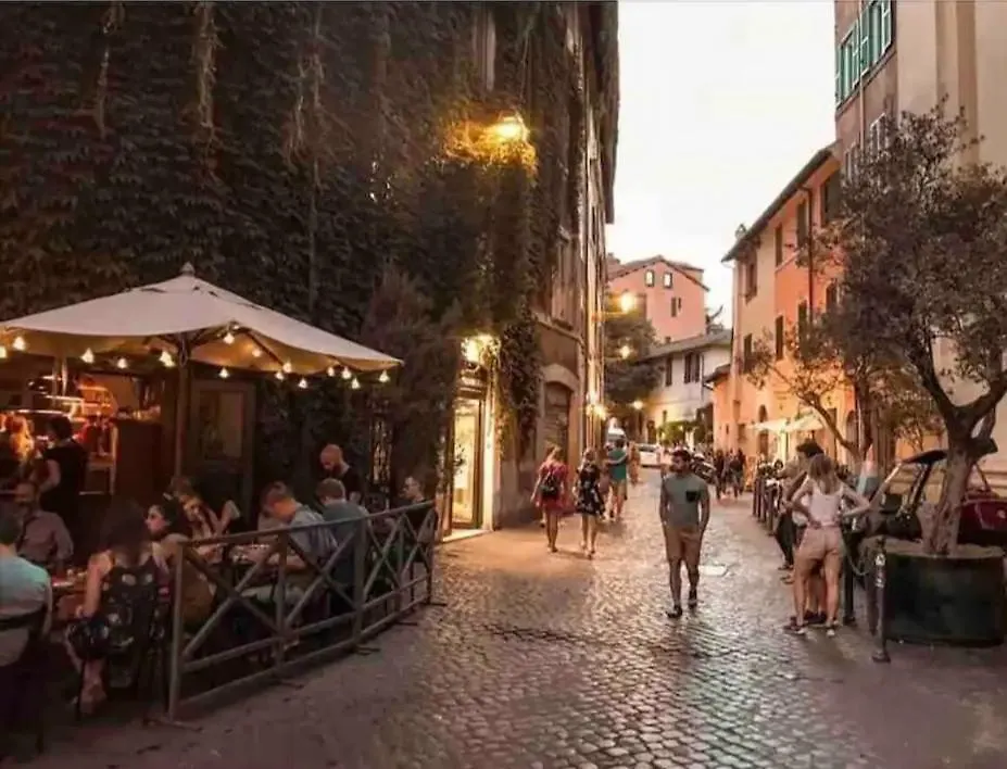 Intimo Ed Eclettico Studio A Trastevere Rome Apartment