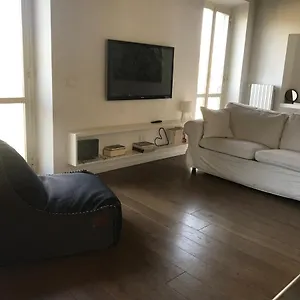 Over The Tiber Loft Apartment
