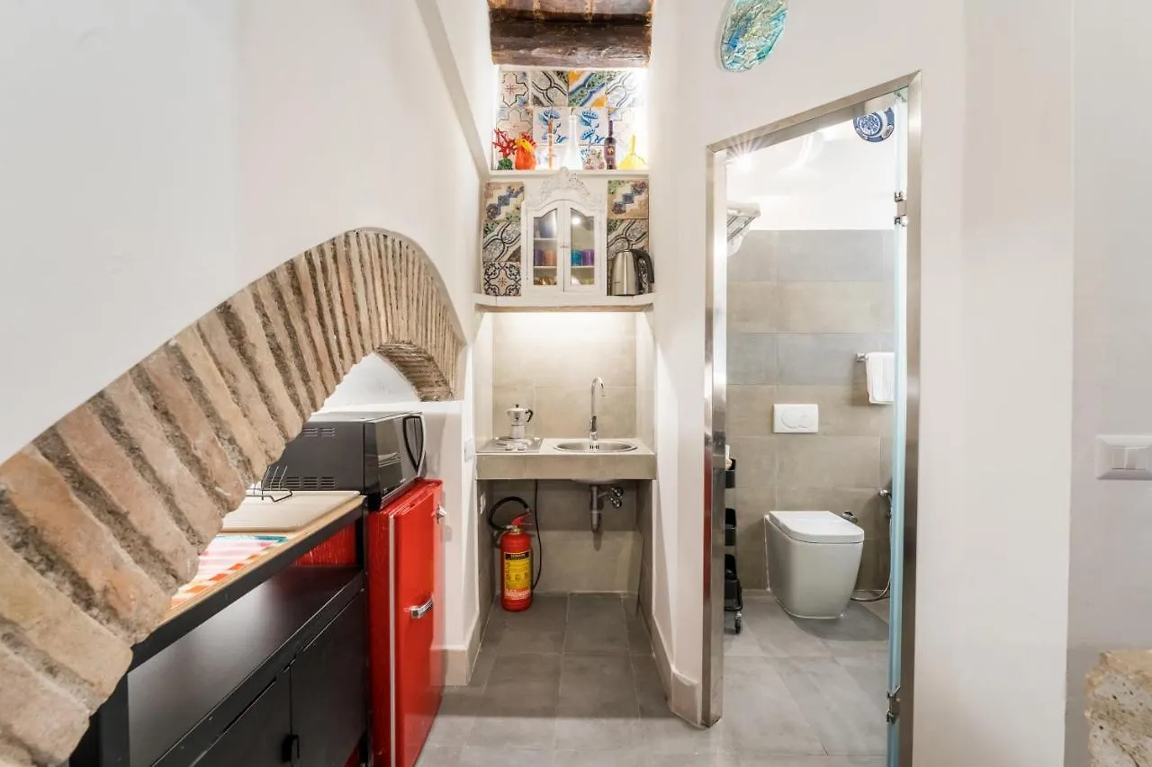 Apartment Intimo Ed Eclettico Studio A Trastevere Rome